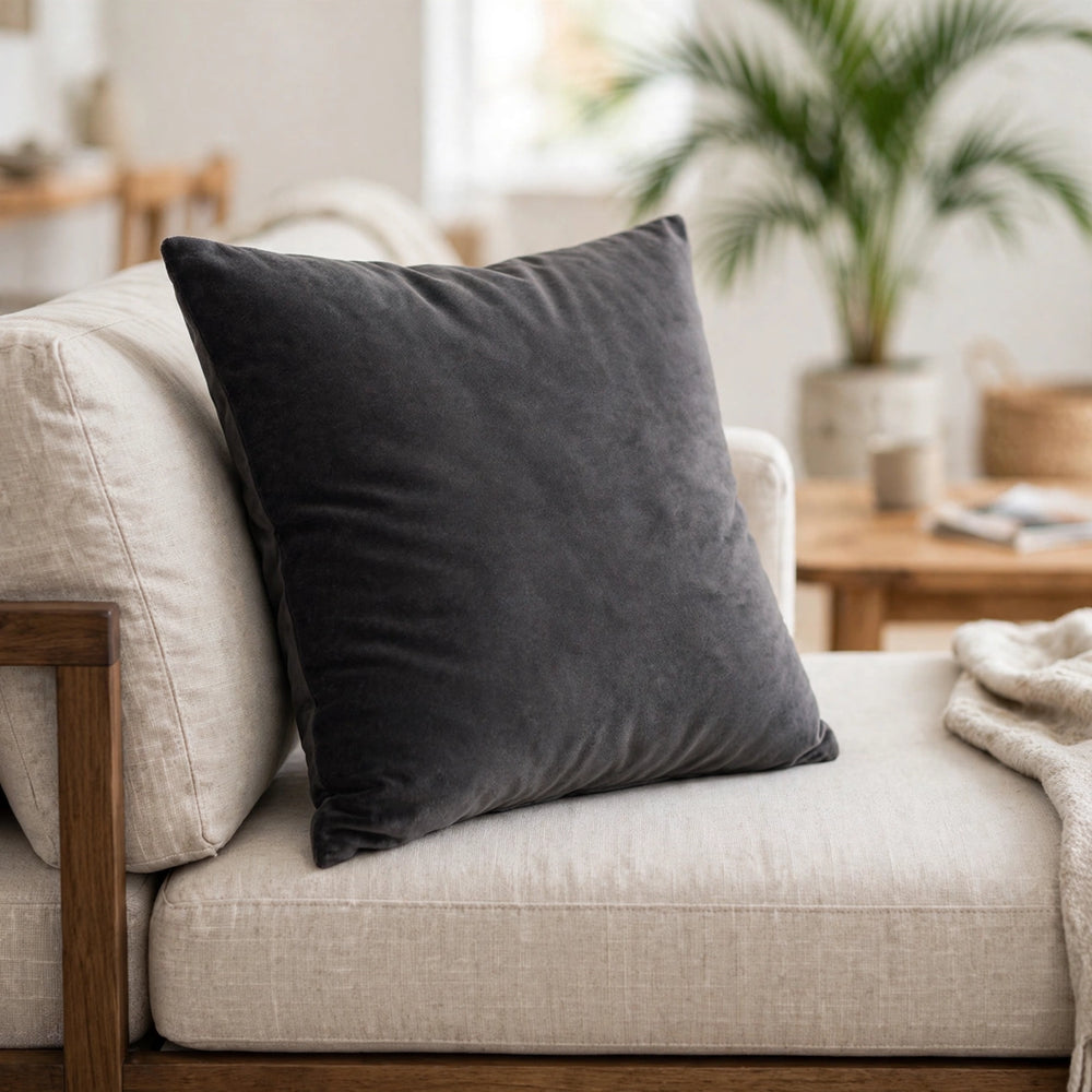Dekoratyvinė pagalvėlė Velvet „Dark Grey“